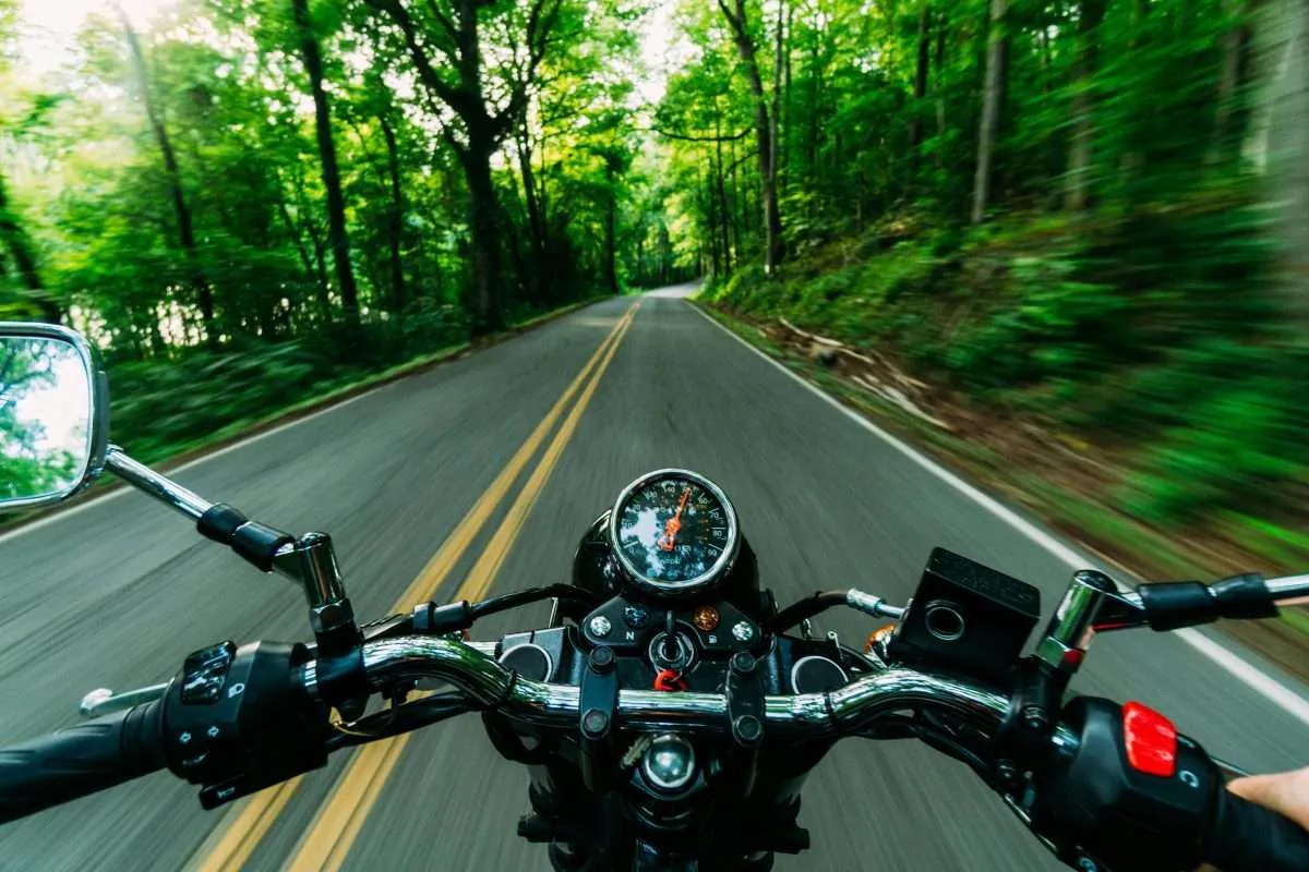 pexels kelly 1179532 2519374 Wie viel kostet eine Motorradversicherung? Ein umfassender Leitfaden - 10KWRAPS