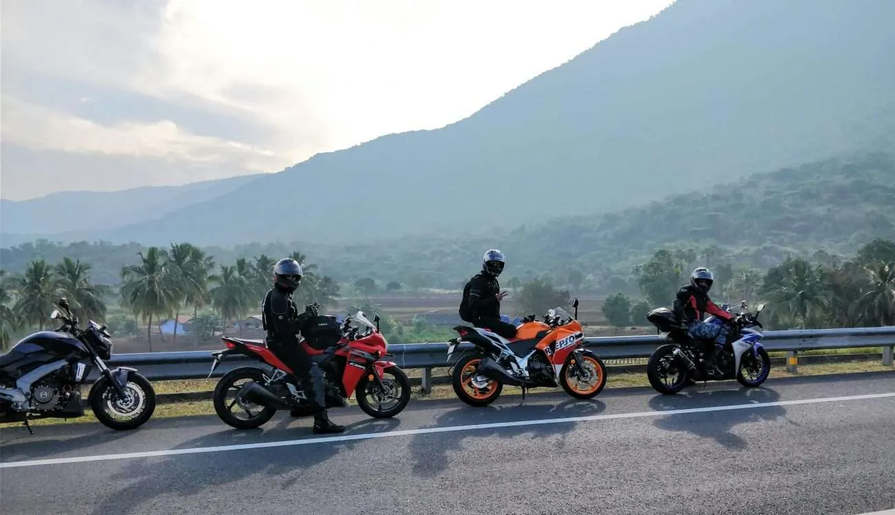 pexels mansoor 980382 Wie viel kostet eine Motorradversicherung? Ein umfassender Leitfaden - 10KWRAPS